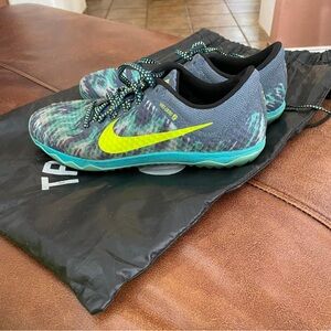 Women’s track shoes.  Size 6.